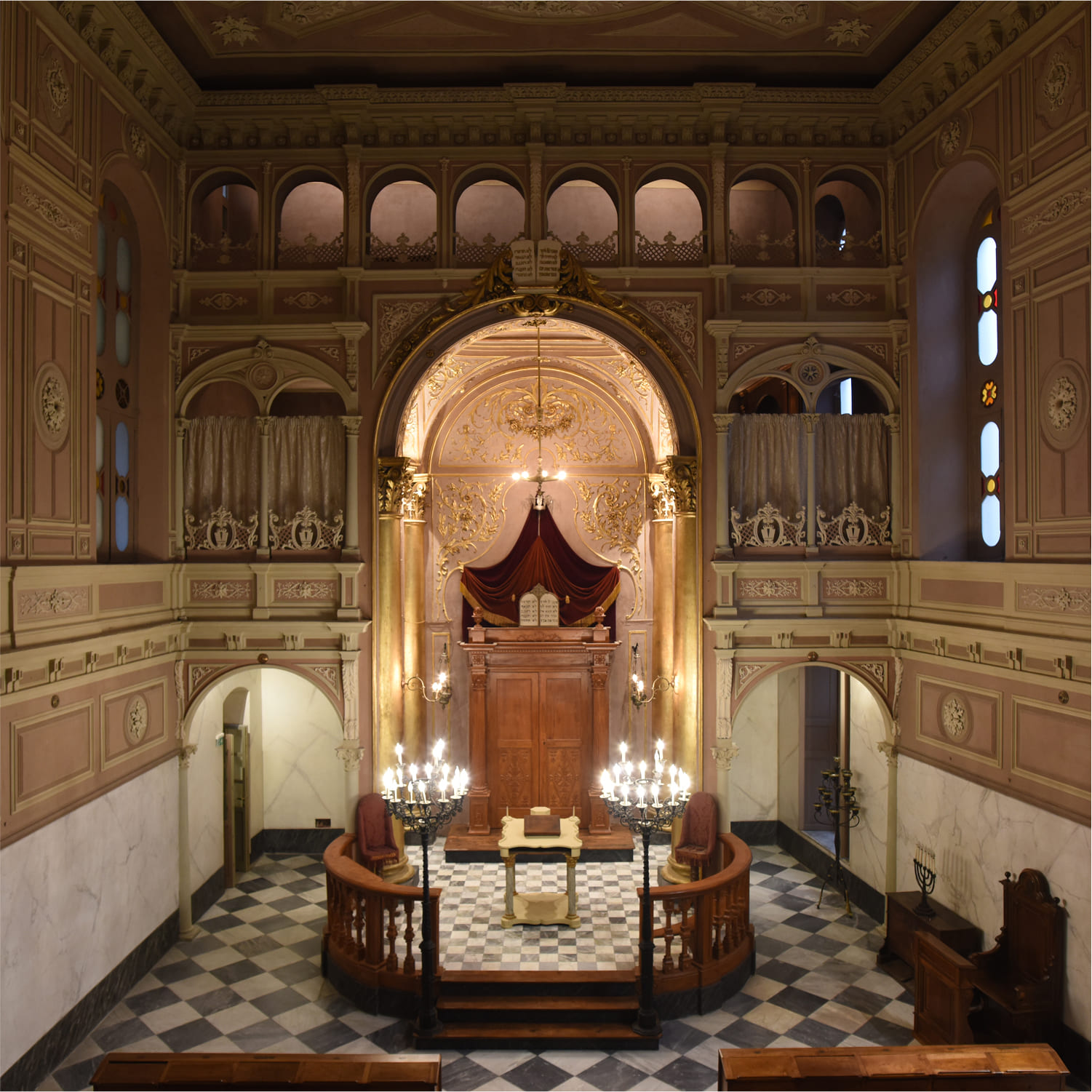 Alessandria-sinagoga-03 Visione dell'interno della sinagoga di Alessandria