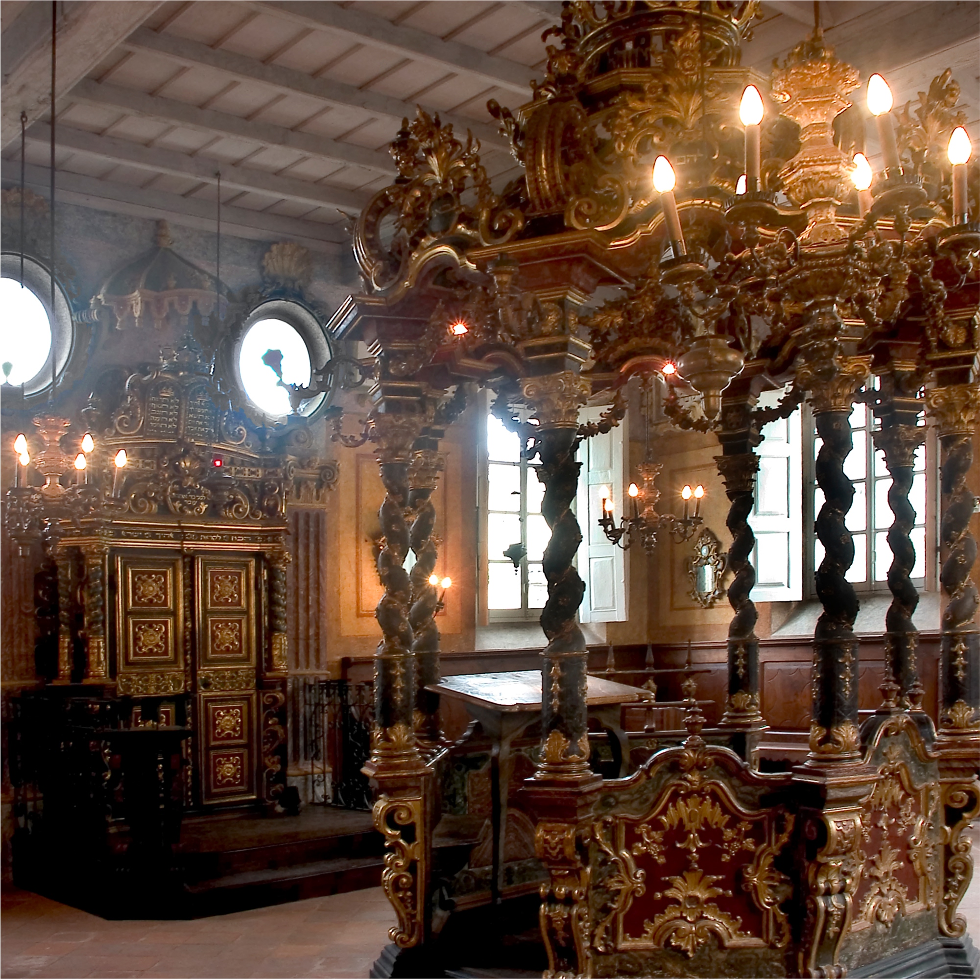 Carmagnola-sito Veduta interna della sinagoga di Carmagnola