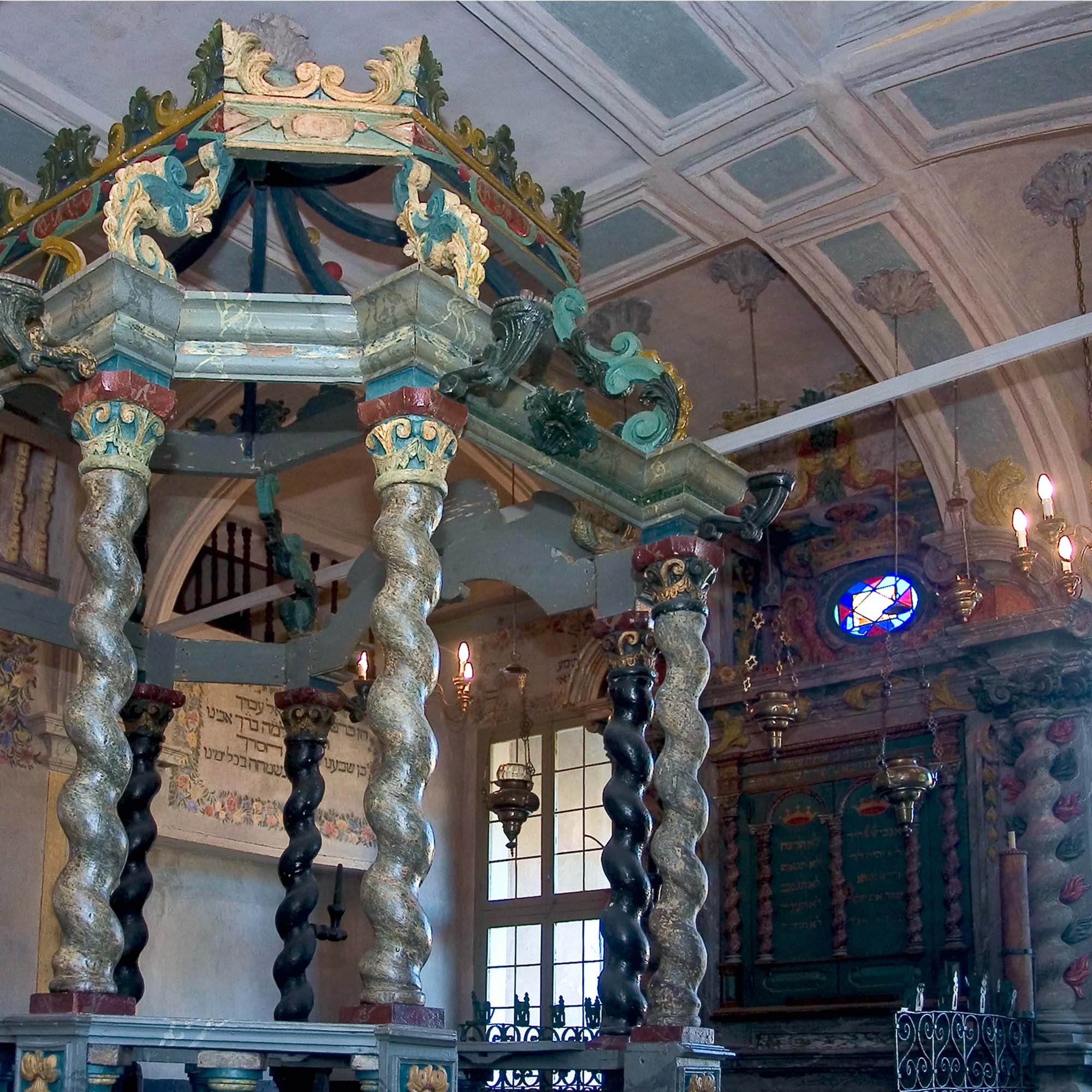 cherasco-sinagoga-interno Interno della sinagoga di Cherasco