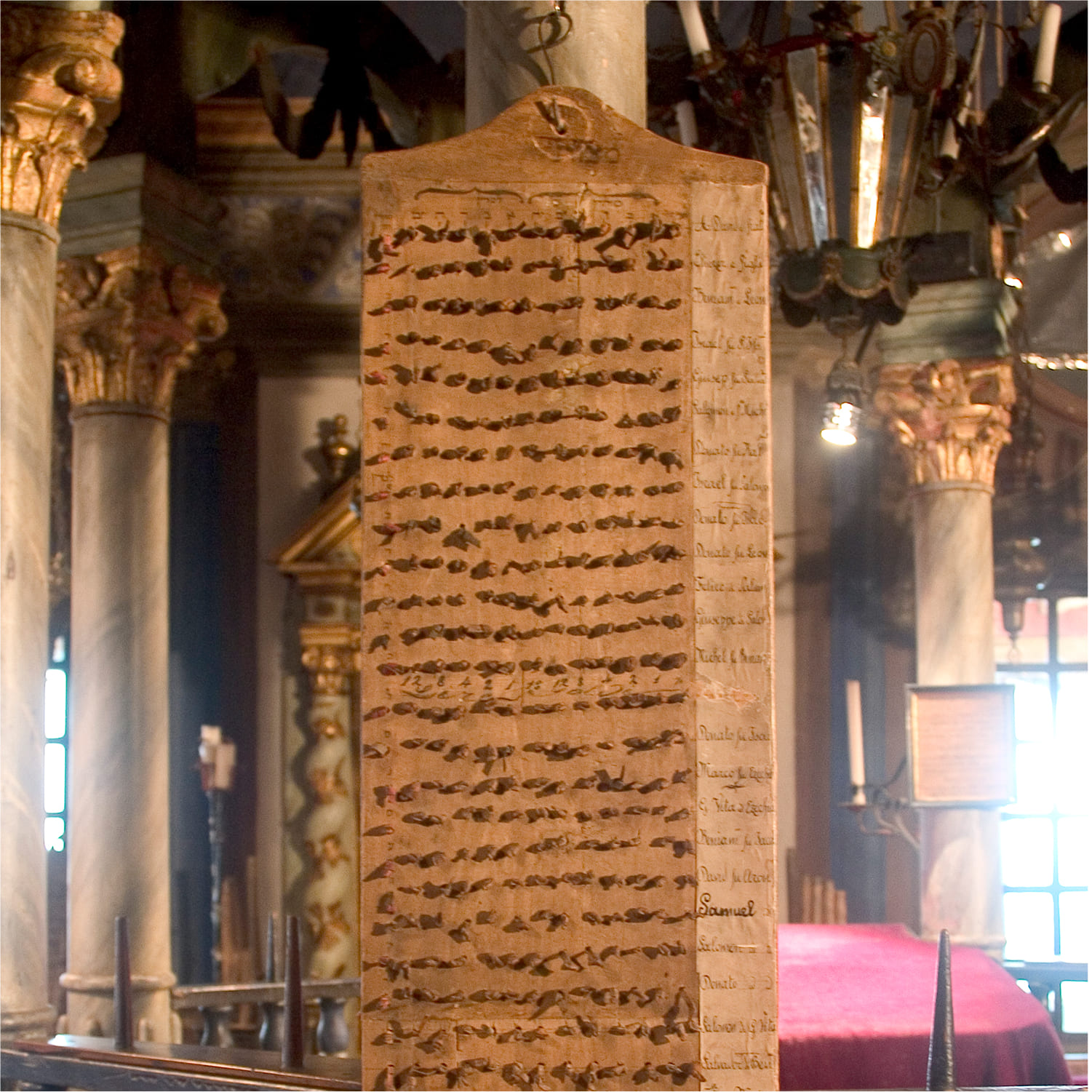 Mondovì-sinagoga-03 Dettaglio dell'interno della sinagoga di Mondovì