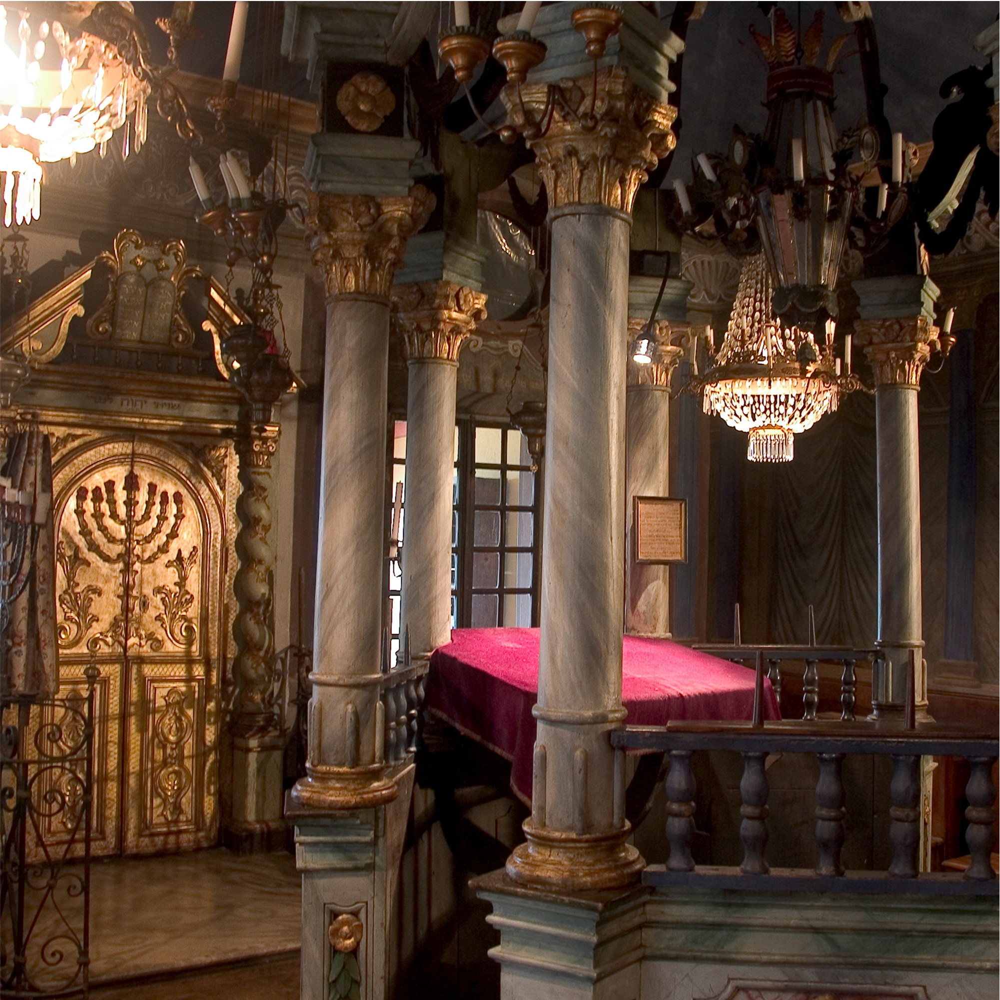Mondovì-sito Veduta interna della sinagoga di Mondovì