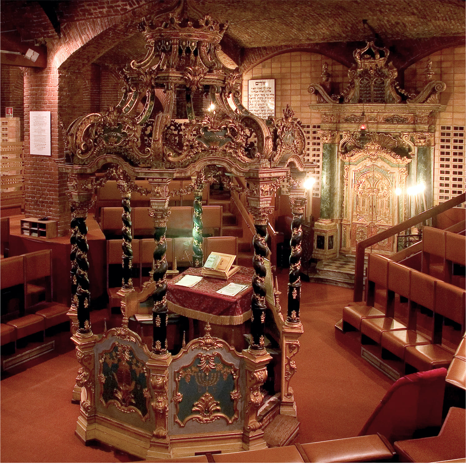 Torino-sinagoga-02 Interno del tempio piccolo della sinagoga di Torino