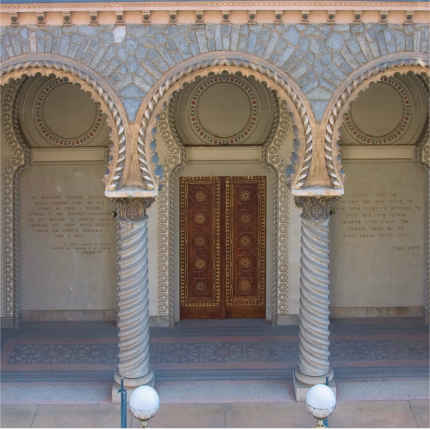 Torino-sinagoga-03 Ingresso della sinagoga di Torino