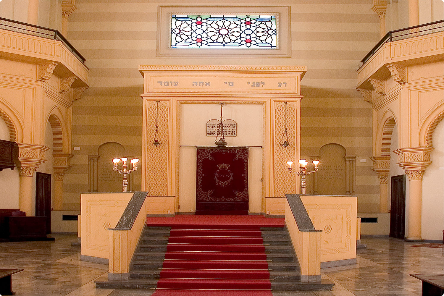 Vita-ebraica-Ufficio-rabbinico Veduta dell'interno della sinagoga di Torino